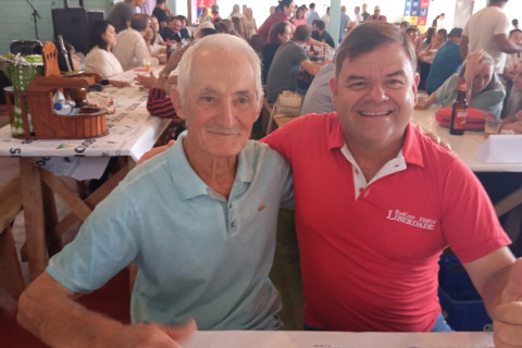 REENCONTRANDO AMIGO DAS ANTIGAS NA  FESTA DO PADROEIRO SÃO JORGE